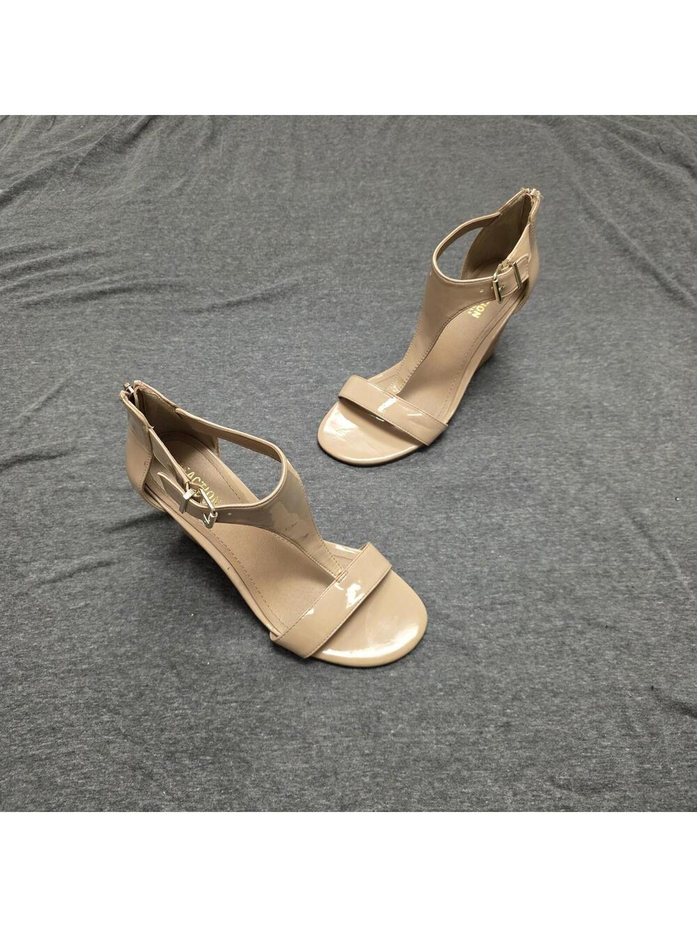 Kenneth Cole REACTION T-strap Vegan Leather Sandal sz 8.5 US